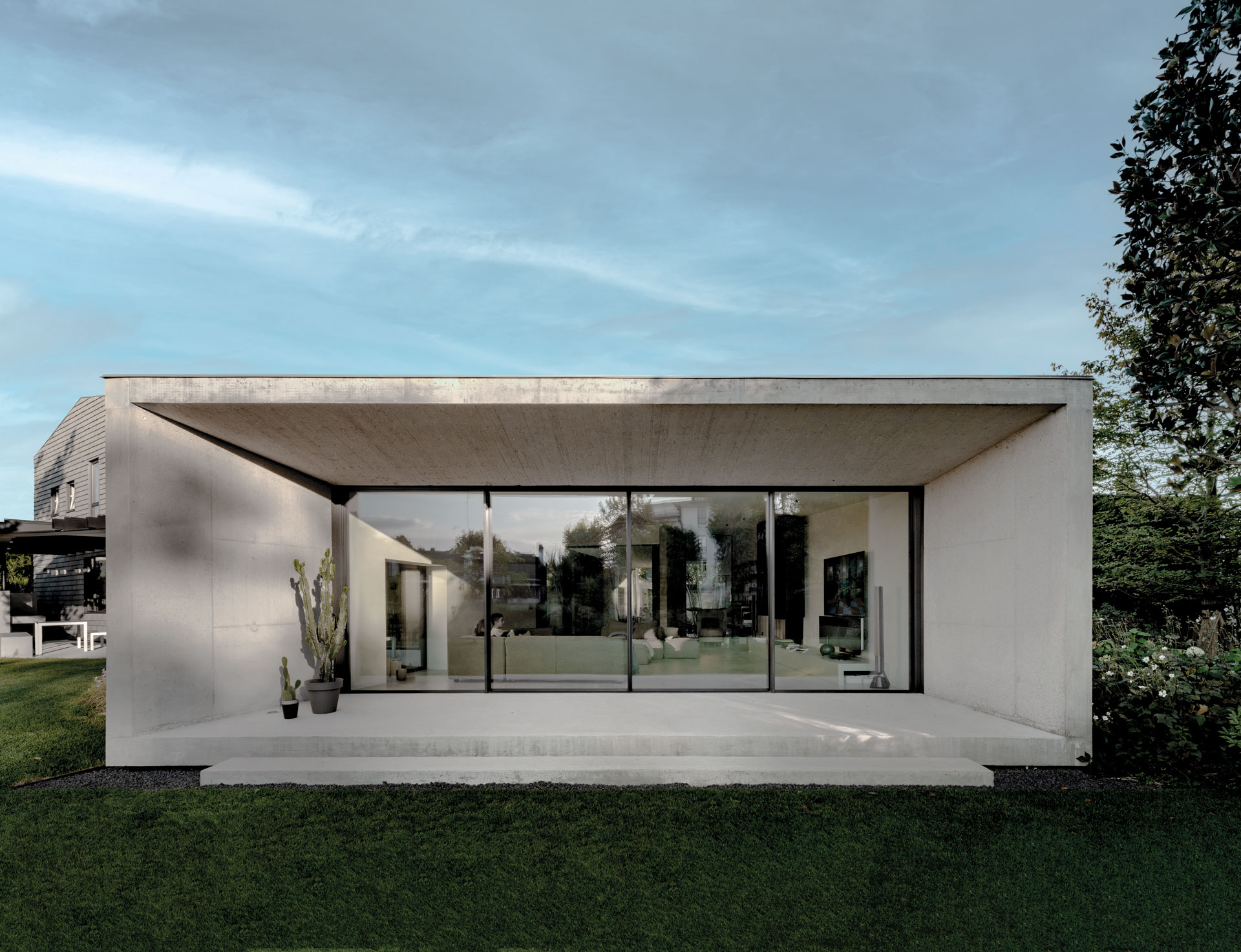 Indonesia Riverside Houses House in the riverside - ORAMA MINIMAL FRAMES